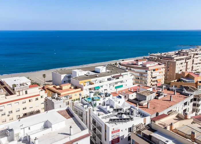 Апартаменты Elegant Beachside 2 Bedroom With Rooftop Pool