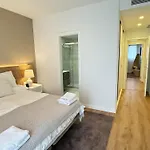 Elegant Beachside 2 Bedroom With Rooftop Pool אסטפונה