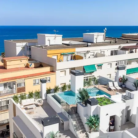 Elegant Beachside 2 Bedroom With Rooftop Pool Estepona