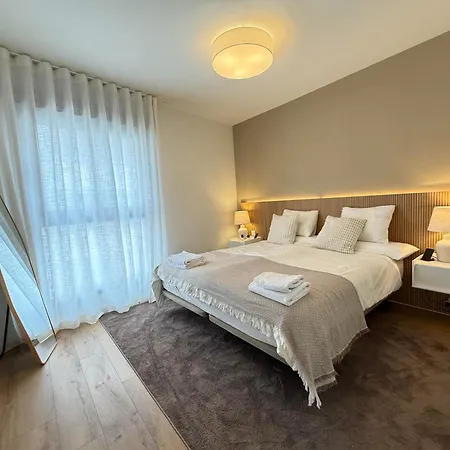 Apartman Elegant Beachside 2 Bedroom With Rooftop Pool *