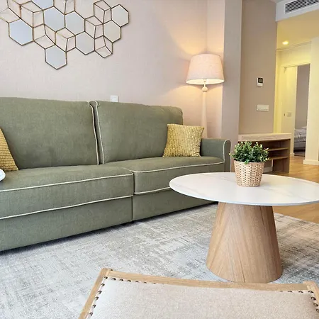 Elegant Beachside 2 Bedroom With Rooftop Pool Apartman