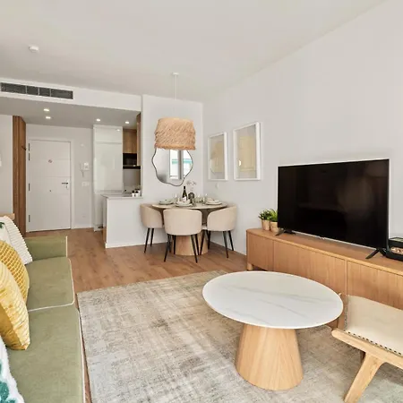 Elegant Beachside 2 Bedroom With Rooftop Pool Apartman Estepona
