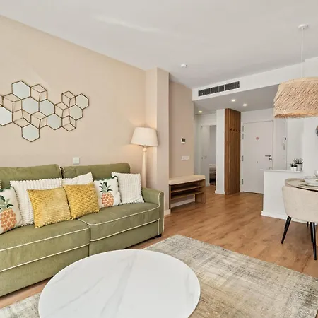 Elegant Beachside 2 Bedroom With Rooftop Pool Apartman Estepona