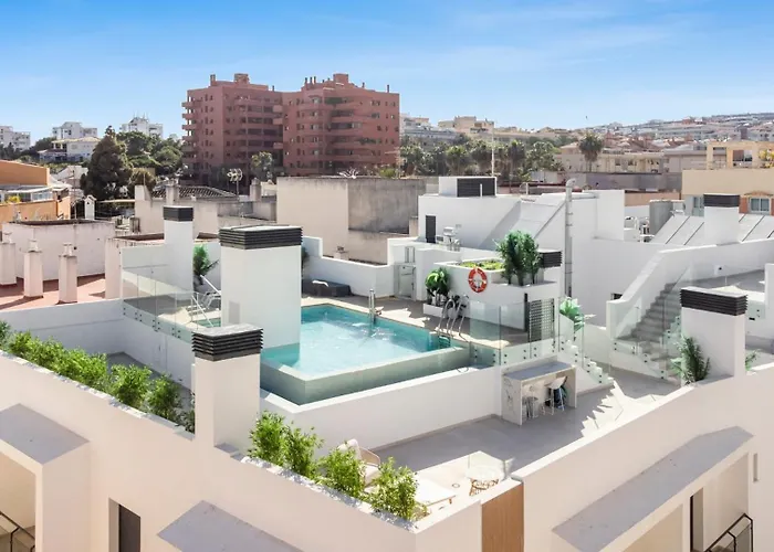 Elegant Beachside 2 Bedroom With Rooftop Pool דירה אסטפונה