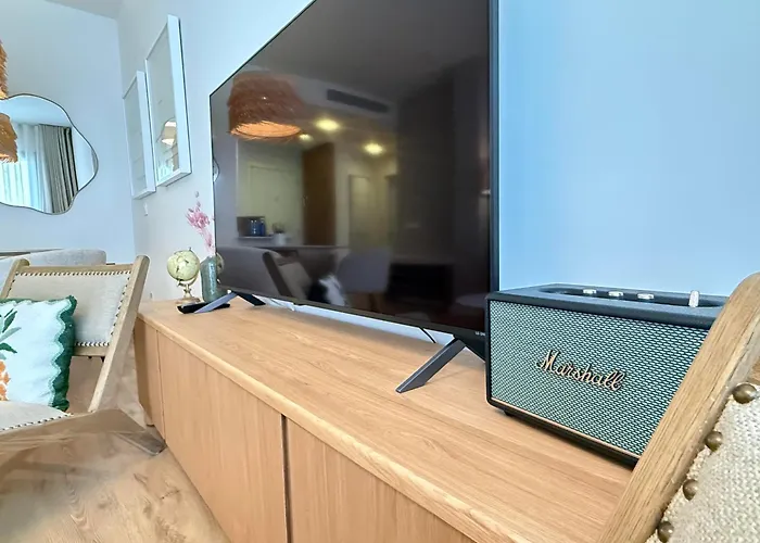 Elegant Beachside 2 Bedroom With Rooftop Pool אסטפונה