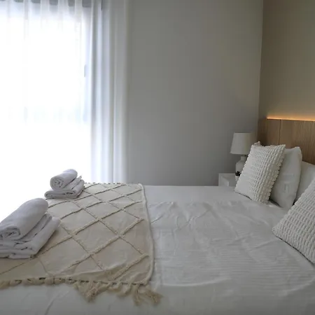 Elegant Beachside 2 Bedroom With Rooftop Pool * エステポナ