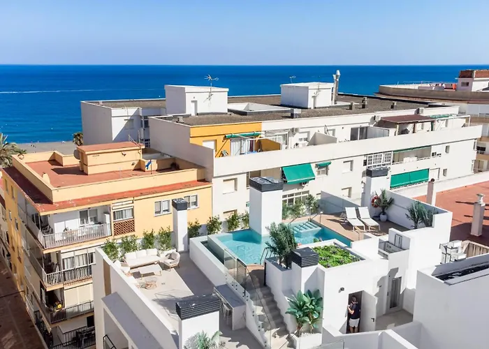 Elegant Beachside 2 Bedroom With Rooftop Pool Estepona