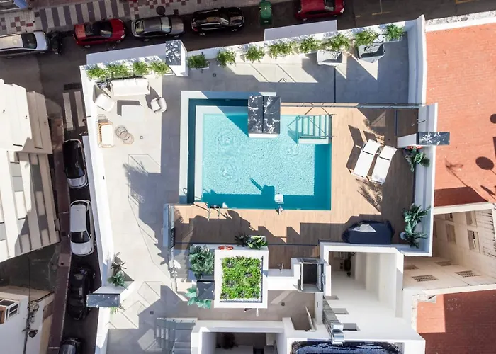 Elegant Beachside 2 Bedroom With Rooftop Pool Apartamento Estepona