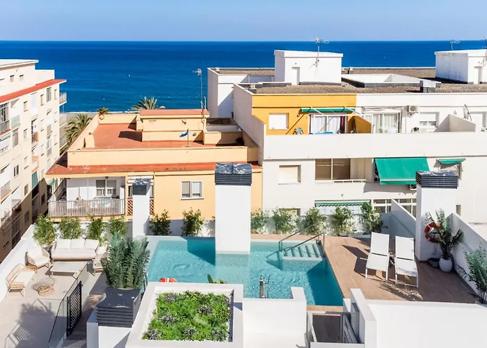 Апартаменти Elegant Beachside 2 Bedroom With Rooftop Pool